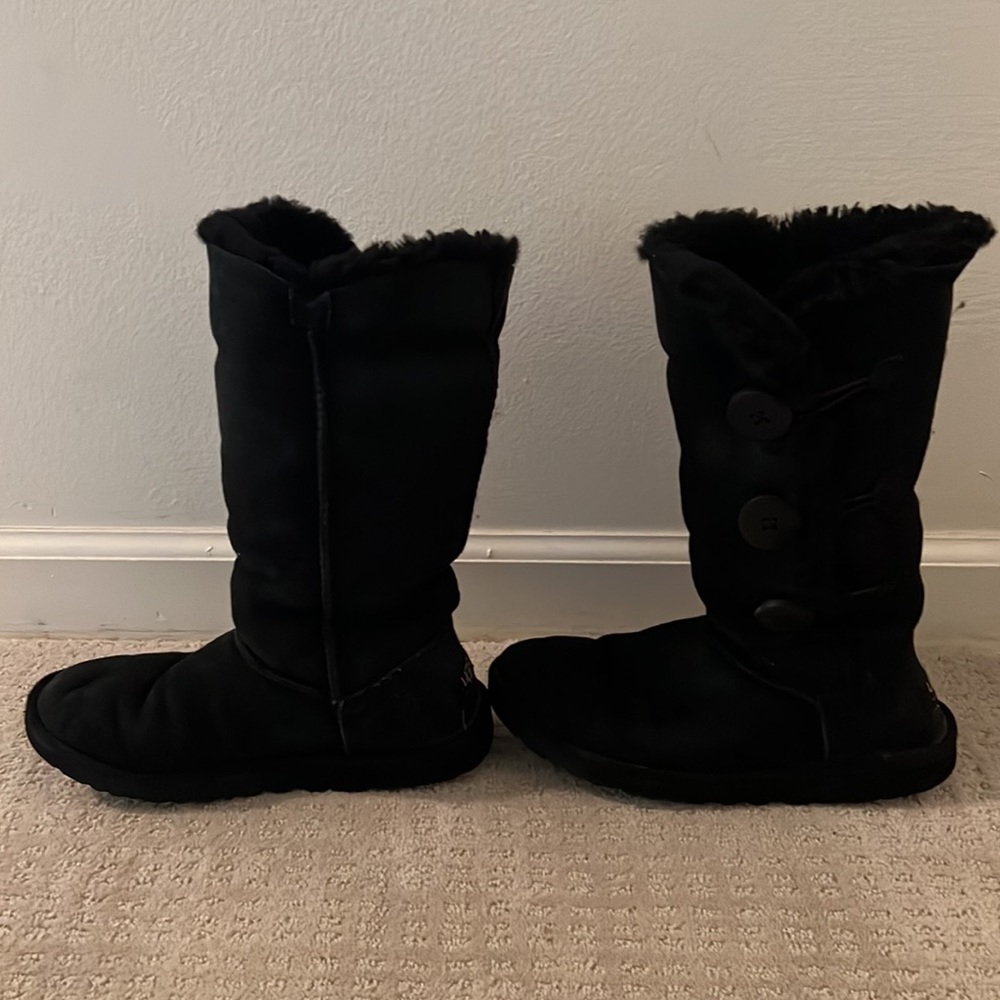 🎉HP🎉UGG BAILEY BUTTON TRIPLET II BOOT SIZE 6 BLACK - Picture 4 of 15